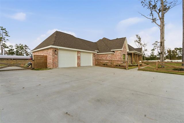 1216 Rainbow Lane, Lake Charles, LA 70611