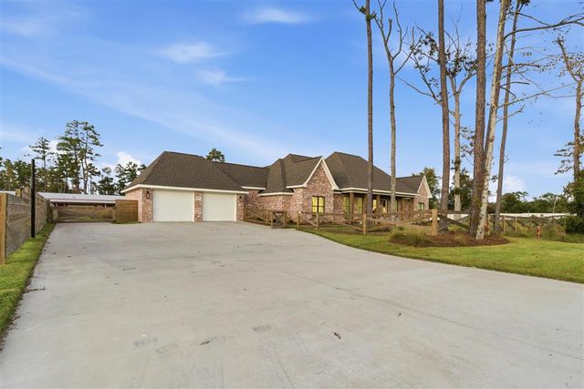 1216 Rainbow Lane, Lake Charles, LA 70611