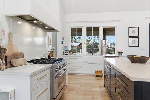 1216 Rainbow Lane, Lake Charles, LA 70611