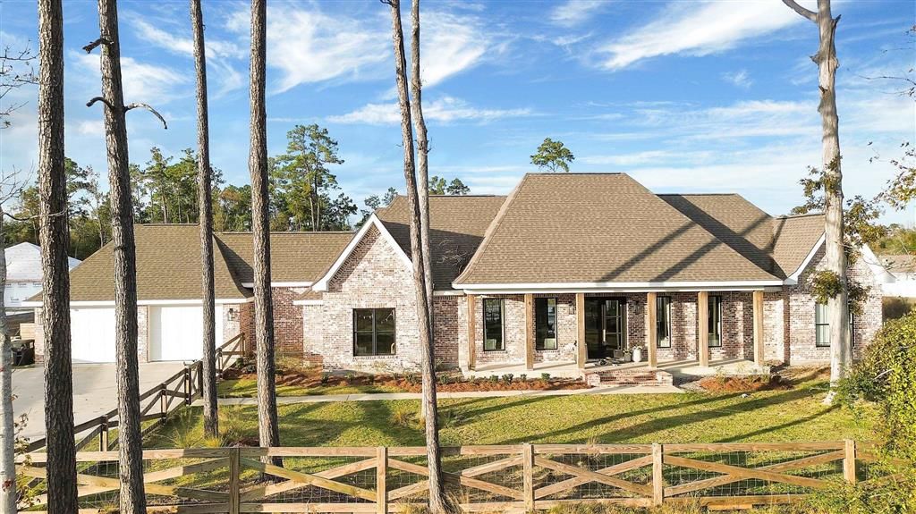 1216 Rainbow Lane, Lake Charles, LA 70611