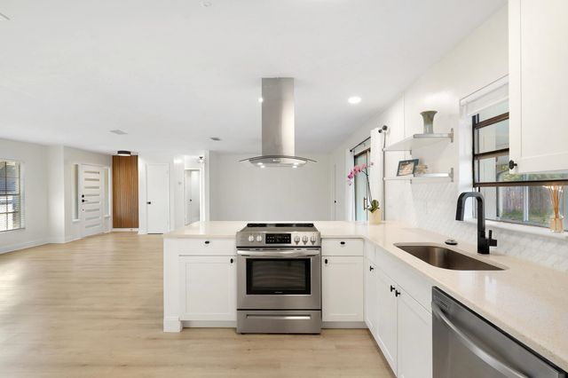 42 Sailfish Dr, Ponte Vedra Beach, FL 32082