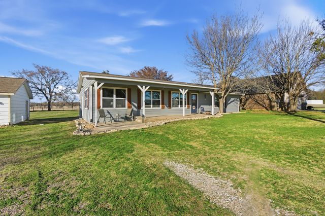 143 Mohave Drive E, Lake Kiowa, TX 76240