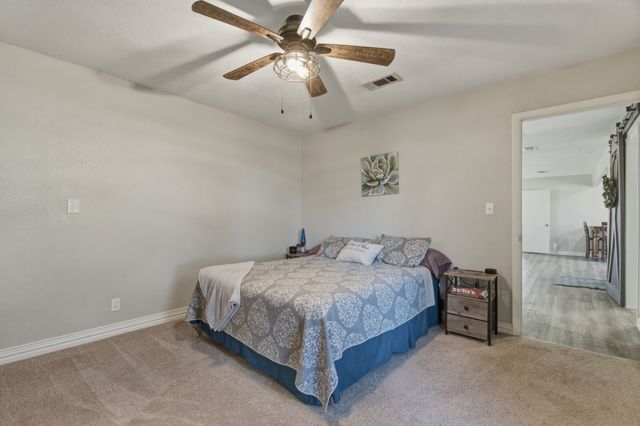 143 Mohave Drive E, Lake Kiowa, TX 76240