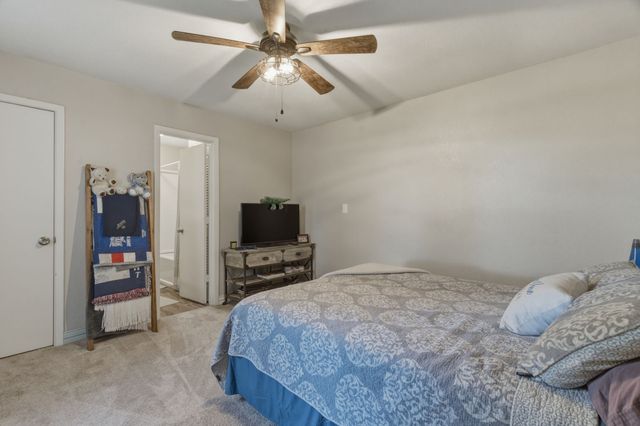 143 Mohave Drive E, Lake Kiowa, TX 76240