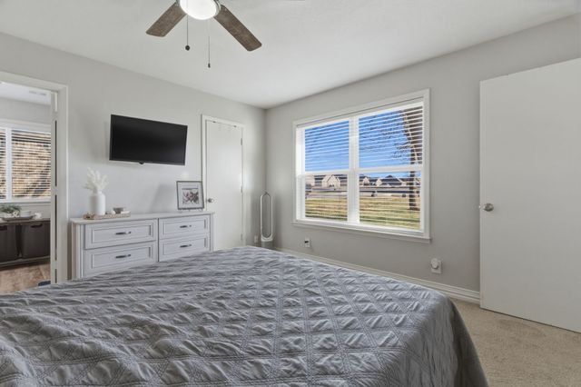 143 Mohave Drive E, Lake Kiowa, TX 76240