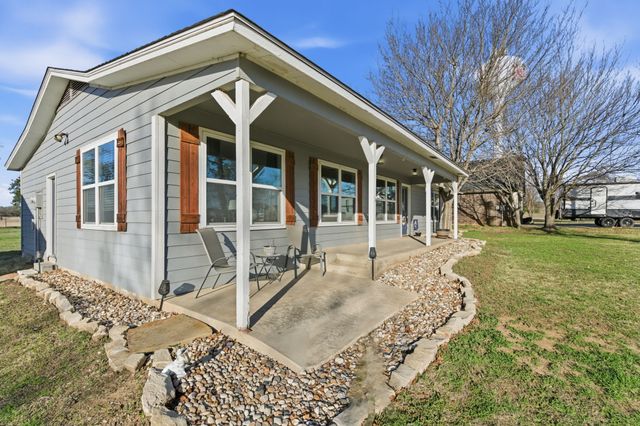 143 Mohave Drive E, Lake Kiowa, TX 76240
