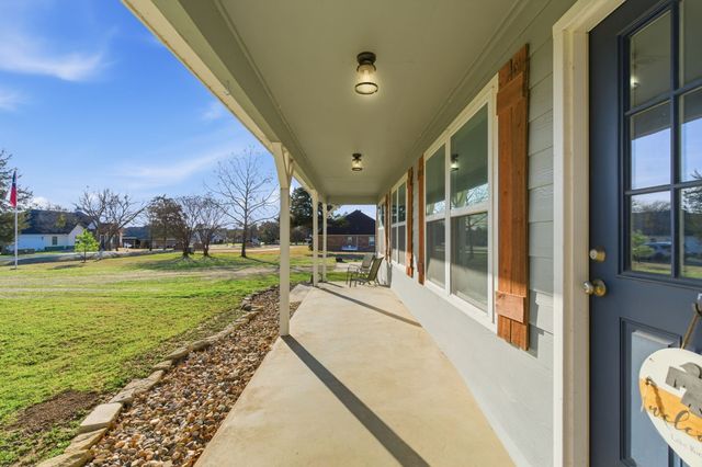 143 Mohave Drive E, Lake Kiowa, TX 76240