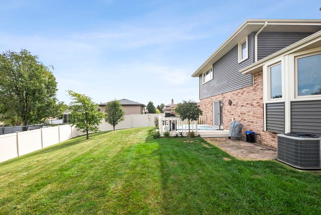 8930 Poplar Street, Tinley Park, IL 60487
