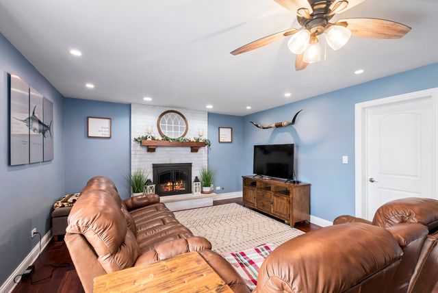 8930 Poplar Street, Tinley Park, IL 60487