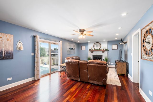 8930 Poplar Street, Tinley Park, IL 60487