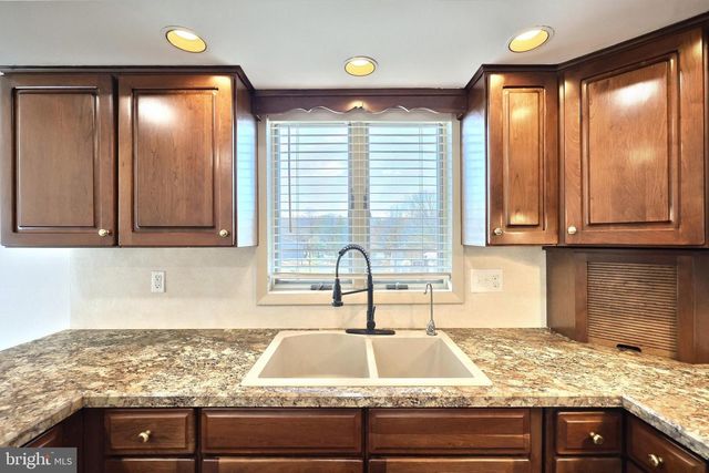 911 RUBY LN, Wrightsville, PA 17368