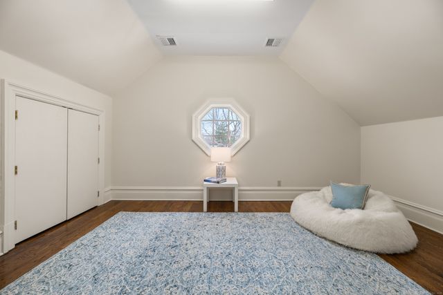 20 Sherwood Farm Lane, Greenwich, CT 06831