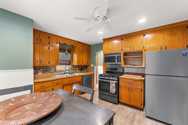 828 3rd Avenue S, South Saint Paul, MN 55075