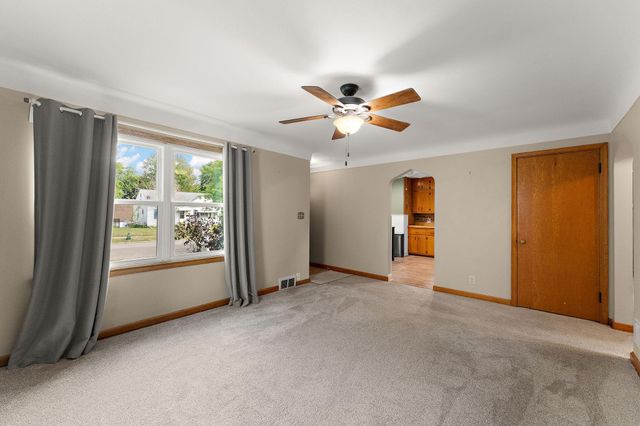 828 3rd Avenue S, South Saint Paul, MN 55075
