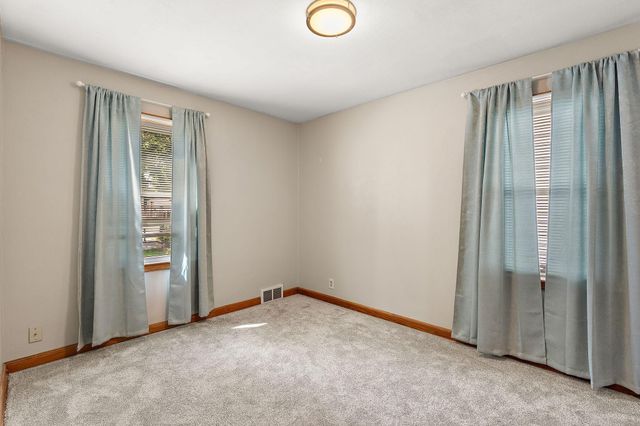 828 3rd Avenue S, South Saint Paul, MN 55075