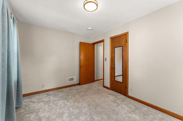 828 3rd Avenue S, South Saint Paul, MN 55075