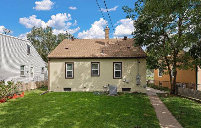 828 3rd Avenue S, South Saint Paul, MN 55075