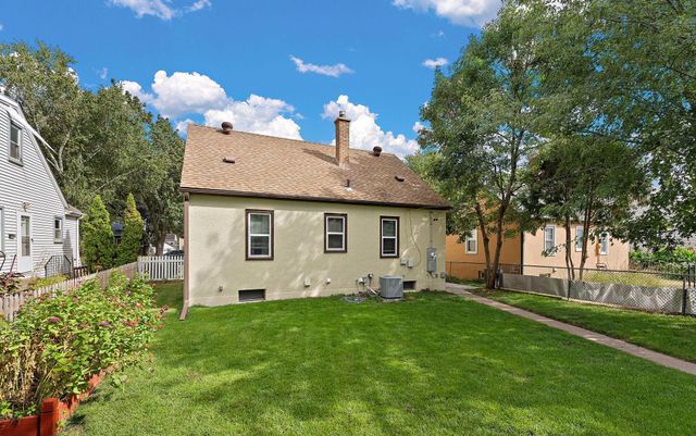 828 3rd Avenue S, South Saint Paul, MN 55075
