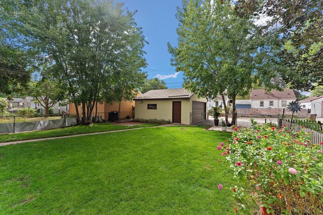 828 3rd Avenue S, South Saint Paul, MN 55075