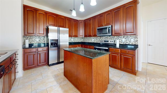 2102 Big Pine Drive, Matthews, NC 28105