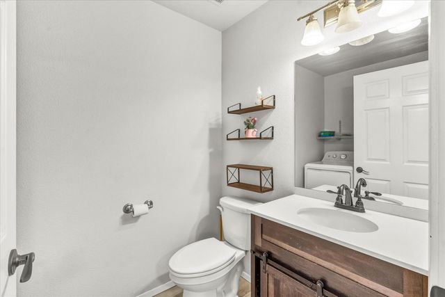 450 Midway Road 6, Medford, OR 97501