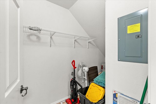 450 Midway Road 6, Medford, OR 97501