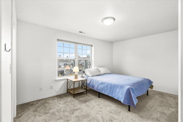 450 Midway Road 6, Medford, OR 97501