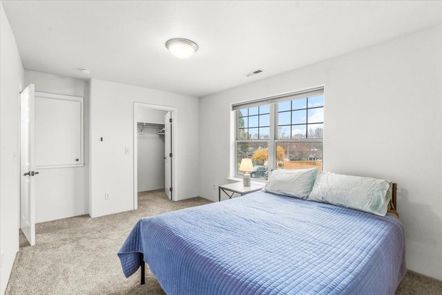 450 Midway Road 6, Medford, OR 97501