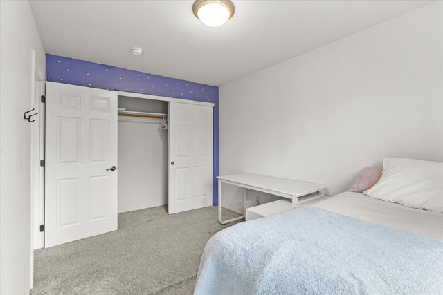 450 Midway Road 6, Medford, OR 97501