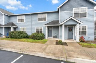 450 Midway Road 6, Medford, OR 97501