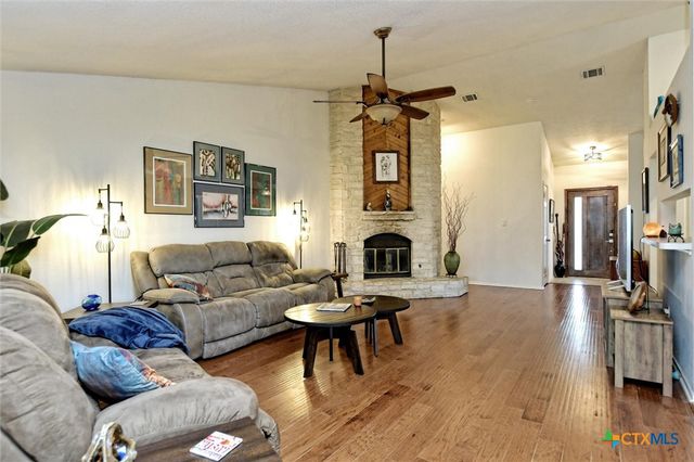 1002 W Noton Street, Pflugerville, TX 78660