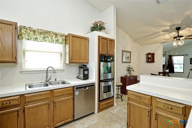 1002 W Noton Street, Pflugerville, TX 78660