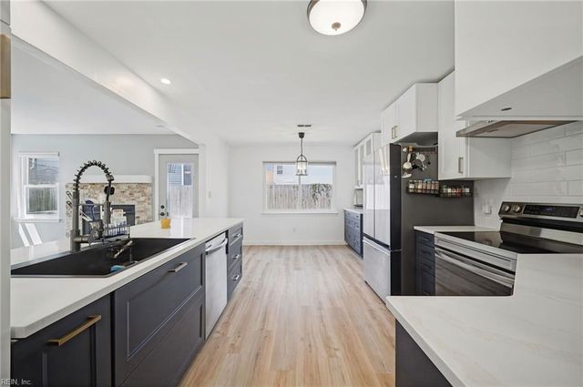 505 Summer Lake LN, Virginia Beach, VA 23454