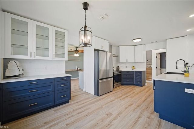 505 Summer Lake LN, Virginia Beach, VA 23454