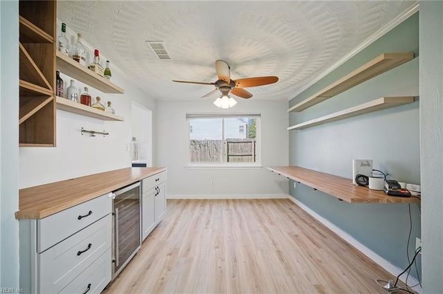 505 Summer Lake LN, Virginia Beach, VA 23454