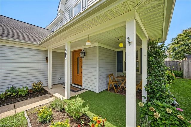 505 Summer Lake LN, Virginia Beach, VA 23454