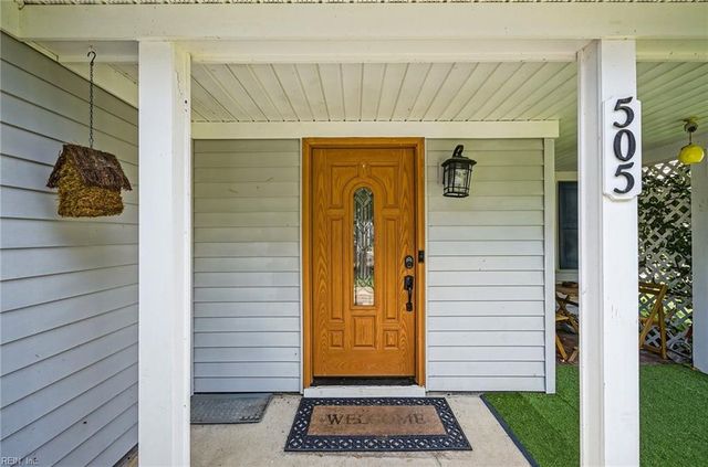 505 Summer Lake LN, Virginia Beach, VA 23454