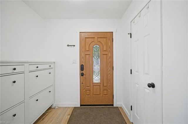505 Summer Lake LN, Virginia Beach, VA 23454