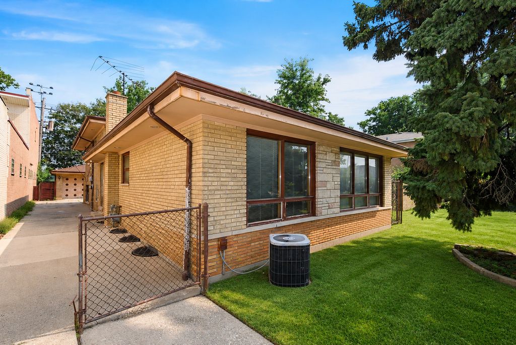 6238 W 63rd Street, Chicago, IL 60638