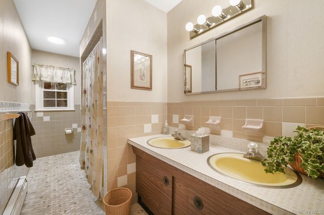 15 Marget Ann Lane, Montebello, NY 10901