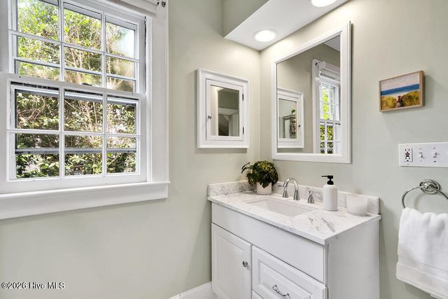 1413 Hawthorne Road, Wilmington, NC 28403