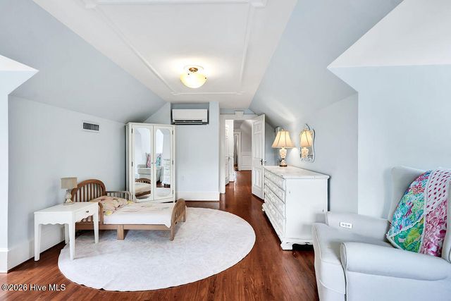 1413 Hawthorne Road, Wilmington, NC 28403