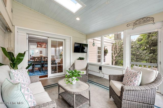 1413 Hawthorne Road, Wilmington, NC 28403