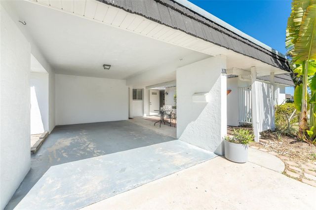 3972 OVERLOOK BEND 28, Sarasota, FL 34232