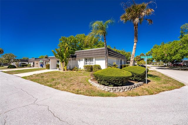 3972 OVERLOOK BEND 28, Sarasota, FL 34232