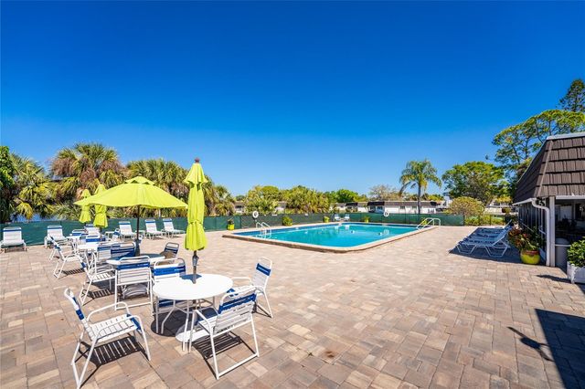 3972 OVERLOOK BEND 28, Sarasota, FL 34232