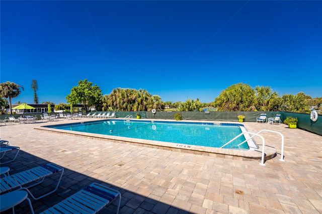 3972 OVERLOOK BEND 28, Sarasota, FL 34232