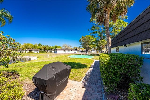 3972 OVERLOOK BEND 28, Sarasota, FL 34232
