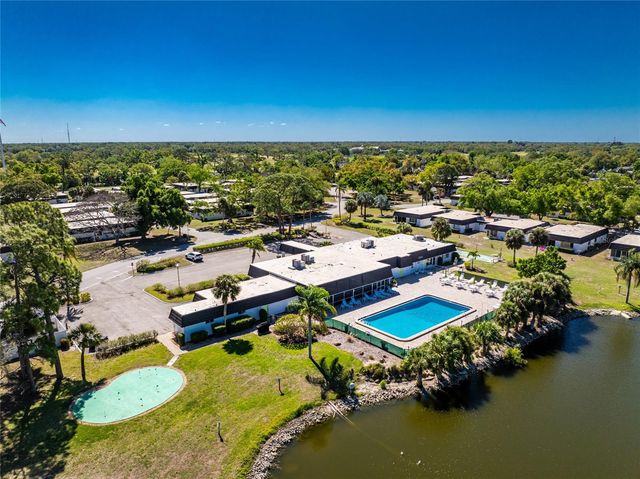 3972 OVERLOOK BEND 28, Sarasota, FL 34232