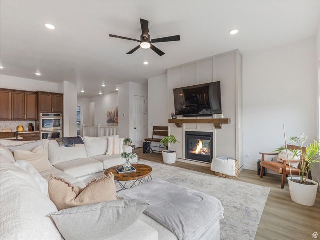 1223 E HOLLYHOCK WAY, Layton, UT 84040
